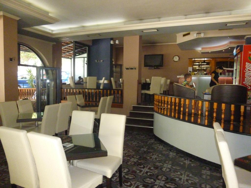 Joy Hotel Saranda Extérieur photo