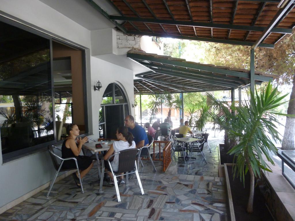Joy Hotel Saranda Extérieur photo