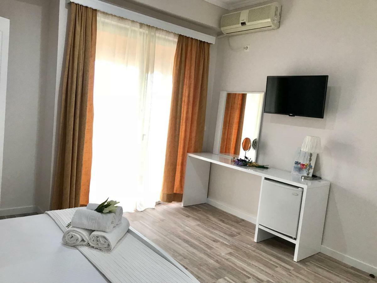 Joy Hotel Saranda Extérieur photo