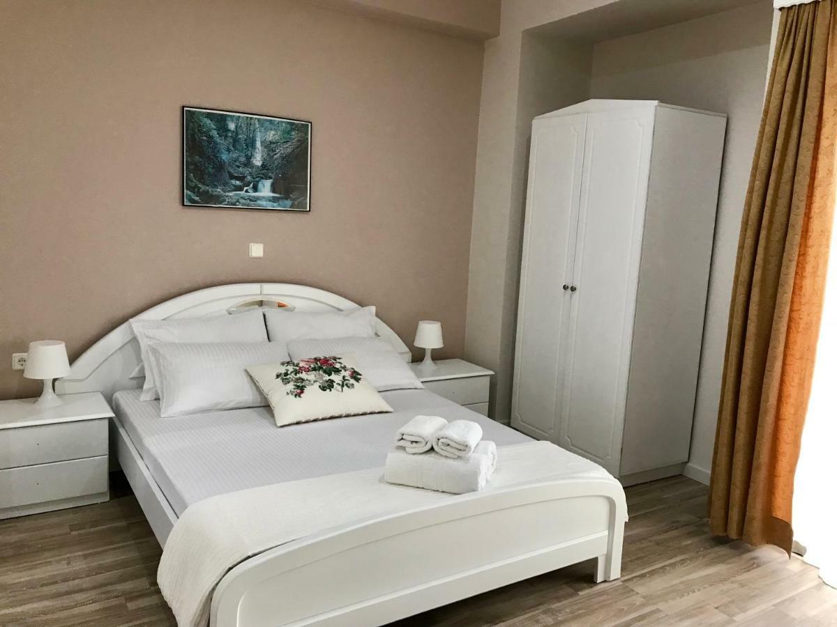 Joy Hotel Saranda Extérieur photo